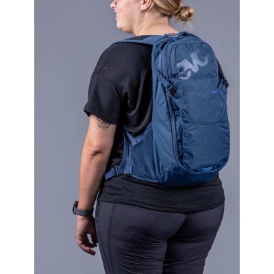 3. Plecak rowerowy EVOC Ride 12 + bukłak Hydration 2 denim