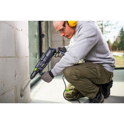 11. Młotowiertarka z udarem 4J 2500W W28920 WUBER