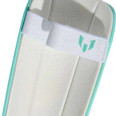 3. Ochraniacze piłkarskie dla dzieci adidas Messi Match jasnozielone KA7850