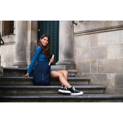 19. XD DESIGN PLECAK ANTYKRADZIEŻOWY BOBBY SOFT GRANATOWY P/N: P705.795