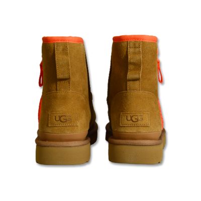 4. Buty damskie śniegowce UGG W Classic Mini Zipper Tape Logo Chestnut - 1144034-CHE
