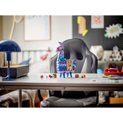 11. LEGO FORTNITE 77071 Lama Zaopatrzeniowa