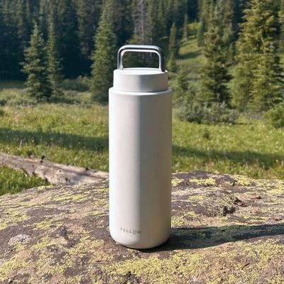 4. Kubek termiczny 946 ml Carter Carry Tumbler Fellow biały