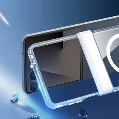 9. Etui Dux Ducis Clin Mag MagSafe na Samsung Galaxy Z Flip 8 - przezroczyste