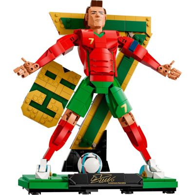 12. LEGO Editions 43016 - Cristiano Ronaldo - piłkarska legenda
