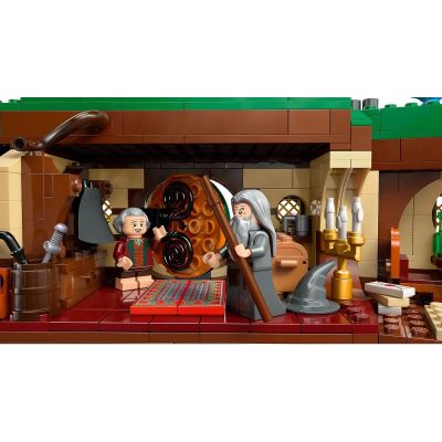 8. LEGO Icons 10354 - Władca Pierścieni: Shire