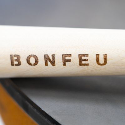 9. BF Stelaż z rożnem do planchy