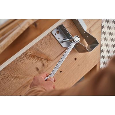 8. Stanley STMT98109-1 zestaw kluczy i narzędzi 142 przyb.