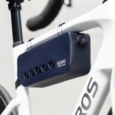 3. Torba rowerowa Rockbros AS-140 ROAD TO SKY wodoodporna pod ramę 1,7 l - niebieska