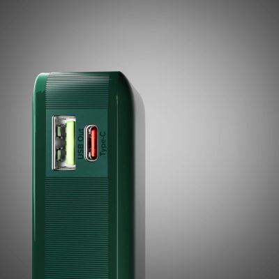 7. Powerbank SBS 10000 mAh 20W z wbudowanym kablem USB-C i wyświetlaczem cyfrowym - zielony