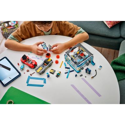 10. LEGO City 60497 - Automatyczna myjnia samochodowa