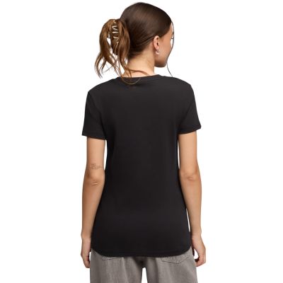 4. Koszulka damska Puma Ess Centered Cat Logo Tee czarna 692916 01