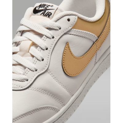 7. Buty damskie  NIKE WMNS AIR JORDAN SKYLINE LOW LE (IQ6586-100)