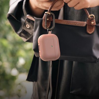 6. Etui Ringke Onyx Magnetic MagSafe na AirPods Pro 3 - różowe