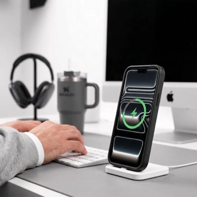 8. Etui Tech-Protect Magmat Magsafe CC na iPhone 18 Pro / 17 Pro - czarne matowe