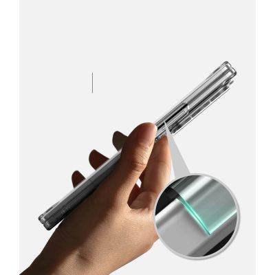 7. Etui Ringke Slim Magnetic MagSafe na Samsung Galaxy Z Fold 8 - przezroczyste