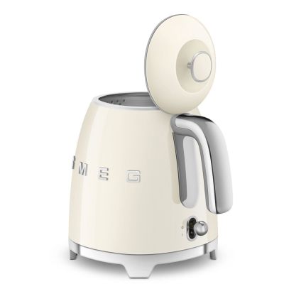 8. Czajnik SMEG KLF05CREU mini 0,8L creme