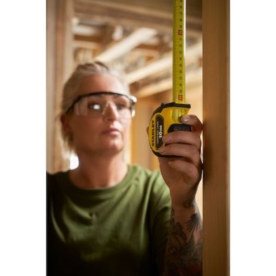 5. miara Stanley Control Lock 10m x