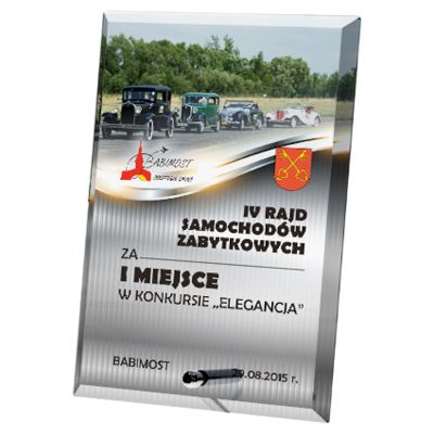 2. Trofeum szklane z nadrukiem kolorowym LuxorJet, grawerowaniem oraz wypełnieniem farbą