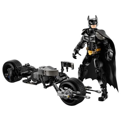 3. LEGO Super Heroes 76273 Figurka Batmana do zbudowania i batcykl
