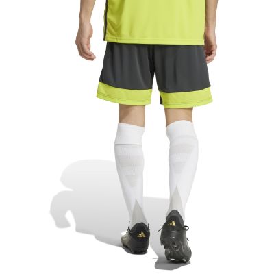 3. Spodenki adidas Tiro Essentials M JV7970
