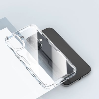 9. Etui Nillkin Nature Pro Case na iPhone 16 - przezroczysto-białe