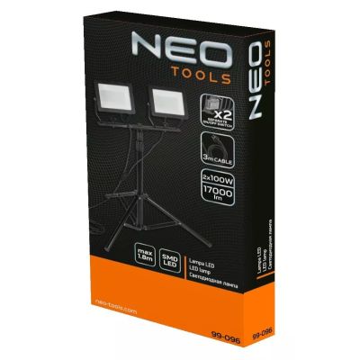 9. Reflektor podwójny 2x100W SMD LED 2 x 8500lm na statywie 1.8m