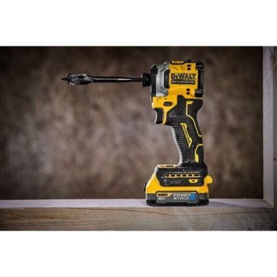 6. Zakrętarka udarowa 2x1.7Ah 208Nm DeWALT
