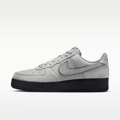 7. Buty męskie NIKE AIR FORCE 1 '07 LV8 (HQ1966-001)