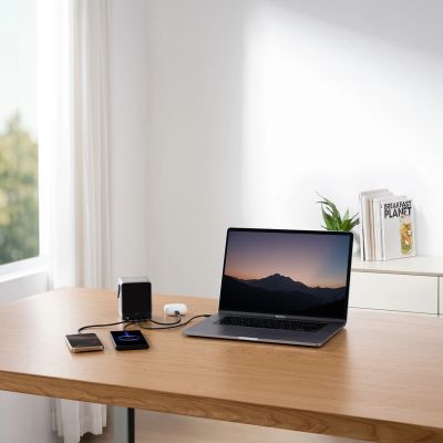 13. Powerbank Cuktech 300W 40000mAh z ładowaniem bezprzewodowym 2x USB-C + 2x USB-A - czarny