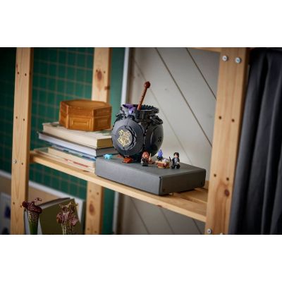 12. LEGO Harry Potter 76464 Kociołek: sekretna klasa eliksirów