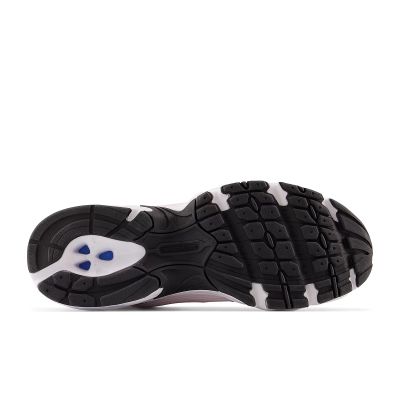 10. Buty New Balance MR530CF