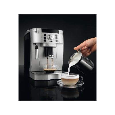 22. Ekspres ciśnieniowy automatyczny DeLonghi Magnifica S ECAM 22.110.SB (1450W; kolor srebrny)