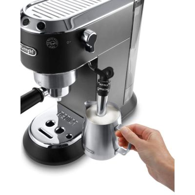 3. Ekspres ciśnieniowy DeLonghi Dedica Style EC 685.BK (1350W; kolor czarny)