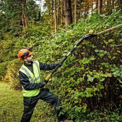 17. Nożyce do żywopłotu 65cm, 54V DCMPH566N DEWALT