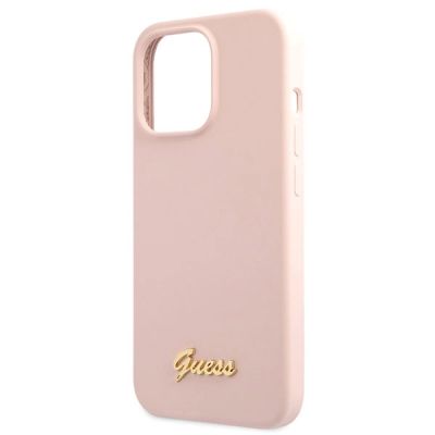 6. Etui Guess Silicone Script Gold Logo na iPhone 13 Pro Max - jasnoróżowe