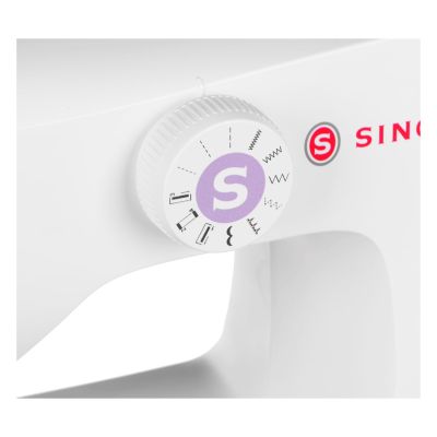 13. Maszyna do szycia Singer M1605