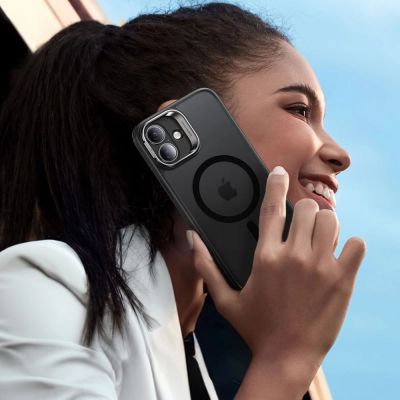 5. Zestaw etui ESR Classic Hybrid Kickstand Halolock MagSafe + Szkło hartowane na iPhone 16 - czarne