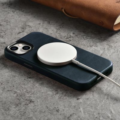15. iCarer Oil Wax Premium Leather Case skórzane etui iPhone 14 Plus magnetyczne z MagSafe ciemnoniebieski (WMI14220703-BU)