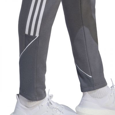 5.  Spodnie adidas Tiro 23 League Sweat Tracksuit M HZ3019