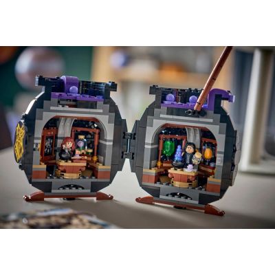 23. LEGO Harry Potter 76464 Kociołek: sekretna klasa eliksirów