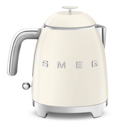 15. Czajnik SMEG KLF05CREU mini 0,8L creme