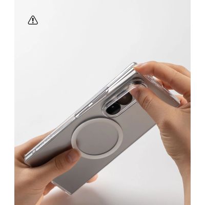 6. Etui Ringke Slim Magnetic MagSafe na Samsung Galaxy Z Fold 8 - przezroczyste