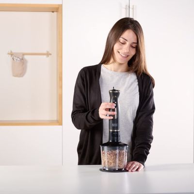 3. Blender ręczny Black+Decker BXHBA800E (800W)