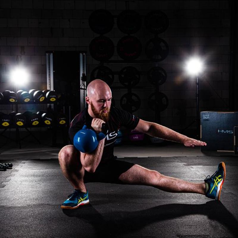 28. Kettlebell żeliwny Blue HMS KNV04