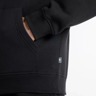 6. Bluza New Balance Sport Graphic Fleece Hoodie BK M MT51941BK