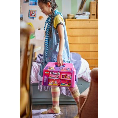 11. LEGO Friends 42697 - Kreatywna walizka z domkiem dla lalek