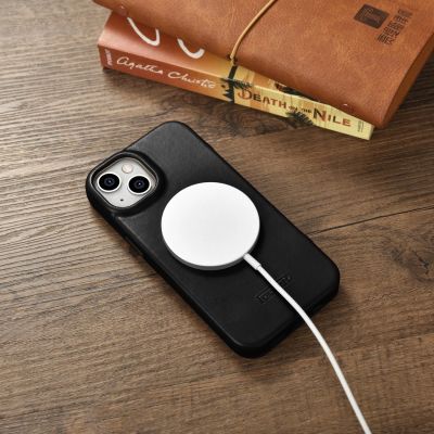 23. iCarer CE Oil Wax Premium Leather Folio Case skórzane etui iPhone 14 Plus z klapką magnetyczne MagSafe czarny (AKI14220707-BK)
