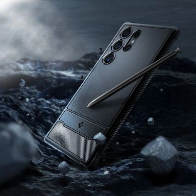 6. Etui Spigen Rugged Armor na Samsung Galaxy S24 Ultra - czarny mat