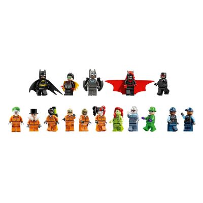 16. LEGO DC Super Heroes 76300 Arkham Asylum
